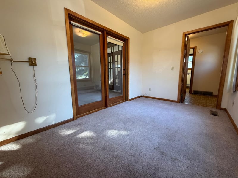 1307 8th Ave, Worthington, MN 56187