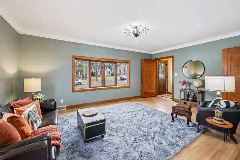 870 Parkview Ave, Saint Paul, MN 55117
