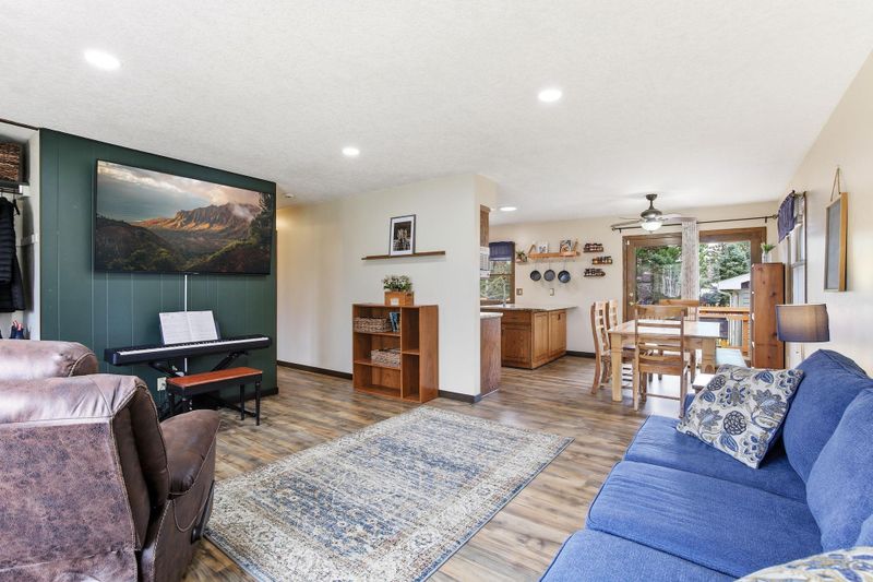 732 Vicky Ln, Lino Lakes, MN 55014