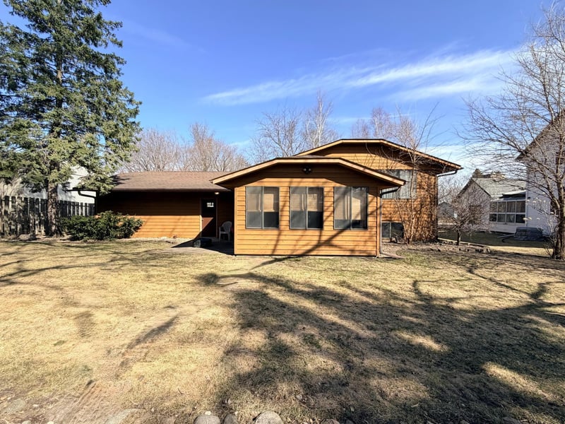 1919 Driftwood Ave, Worthington, MN 56187