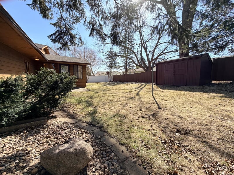 1919 Driftwood Ave, Worthington, MN 56187