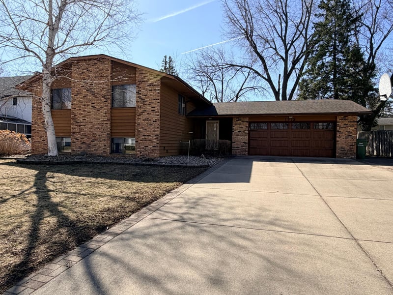 1919 Driftwood Ave, Worthington, MN 56187
