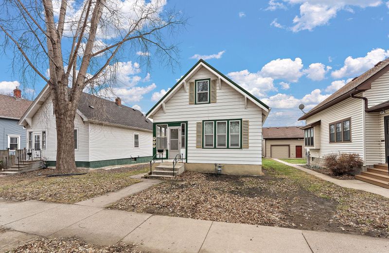 938 Palace Ave, Saint Paul, MN 55102