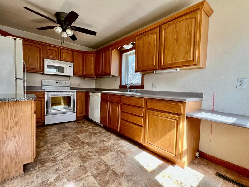 24 4th St NW, Ortonville, MN 56278