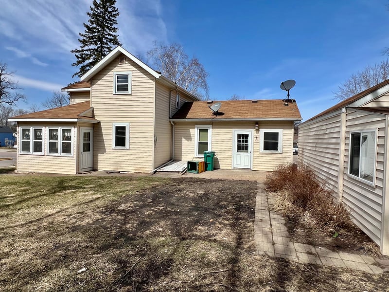 24 4th St NW, Ortonville, MN 56278