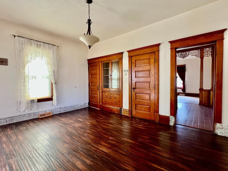24 4th St NW, Ortonville, MN 56278