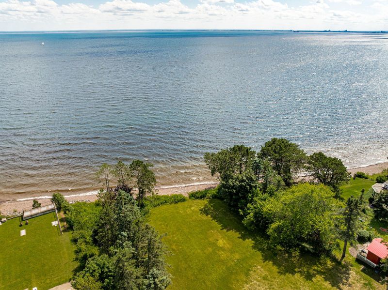5918 London Rd, Duluth, MN 55804