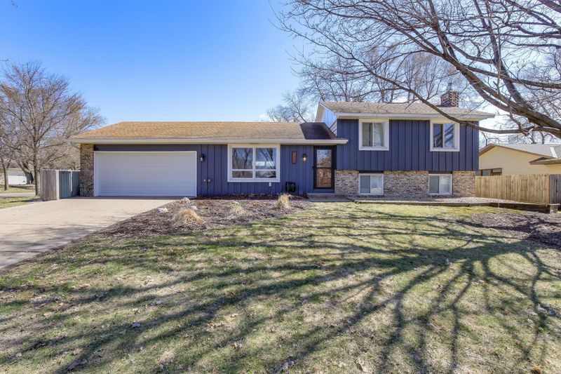 7301 Illies Ave S, Cottage Grove, MN 55016