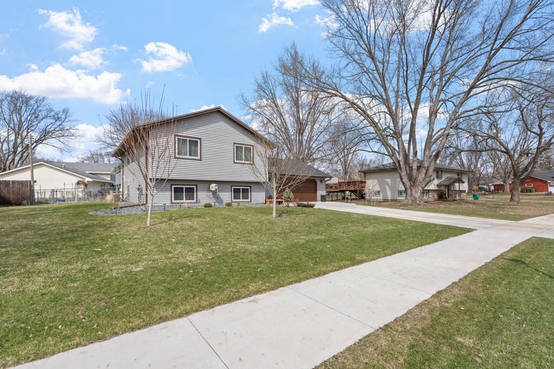 409 83rd Ave NE, Spring Lake Park, MN 55432