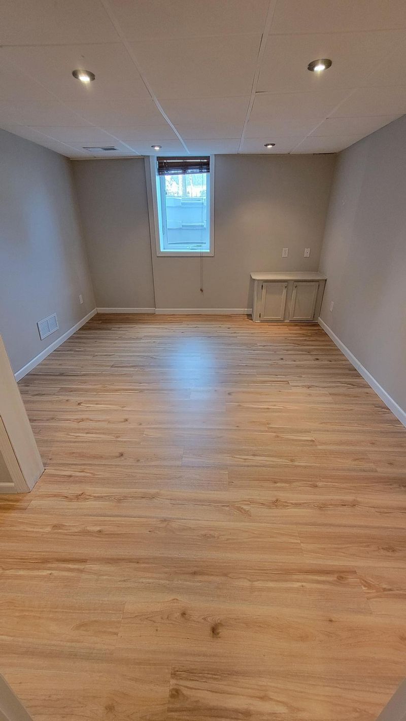 13105 Newell Ave, Lindstrom, MN 55045