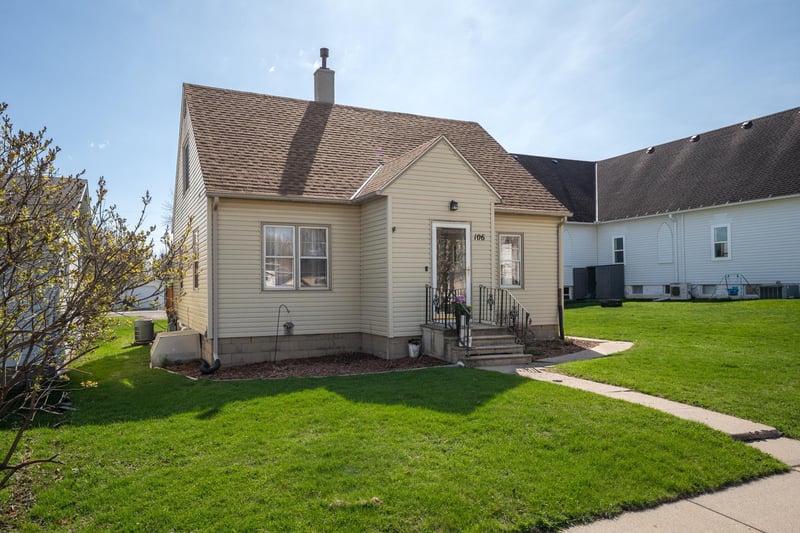 106 N 4th St, Goodhue, MN 55027