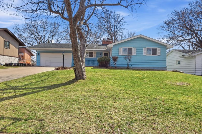 8409 32nd Pl N, Crystal, MN 55427