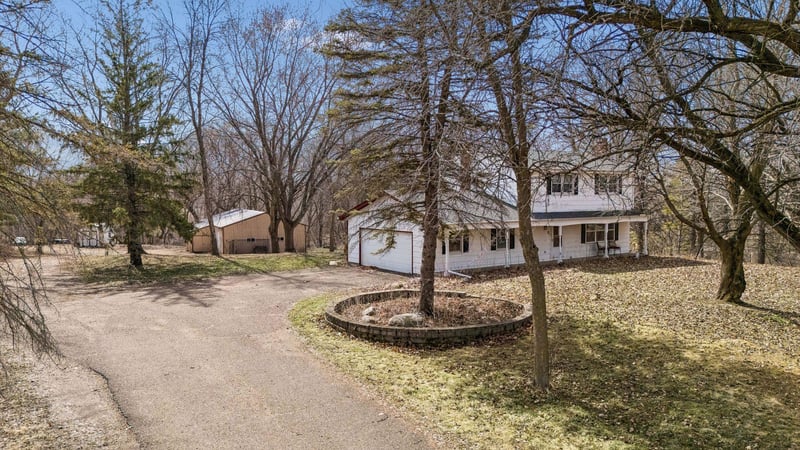 6325 Wood Hill Ln, Maple Plain, MN 55359