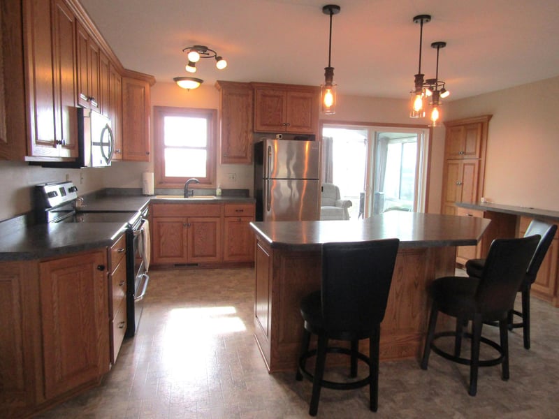 6049 Rolling Hills Dr SW, Montevideo, MN 56265