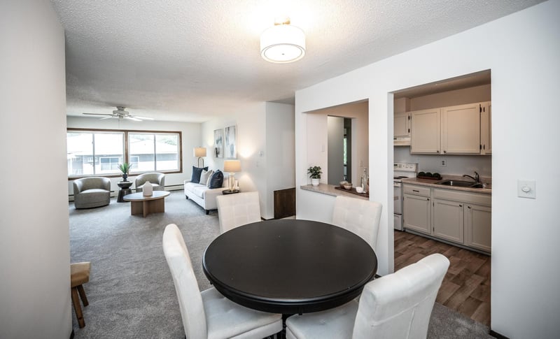 10301 Cedar Lake Rd #320, Minnetonka, MN 55305