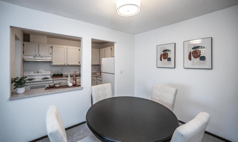 10301 Cedar Lake Rd #320, Minnetonka, MN 55305