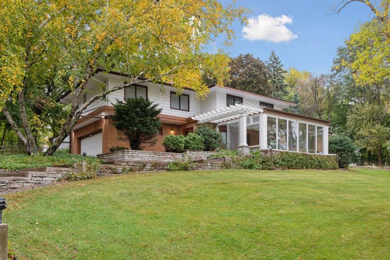655 Keller Pw, Little Canada, MN 55117