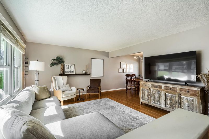 8605 Poplar Bridge Curve, Bloomington, MN 55437