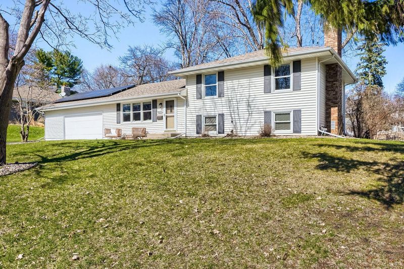 8605 Poplar Bridge Curve, Bloomington, MN 55437