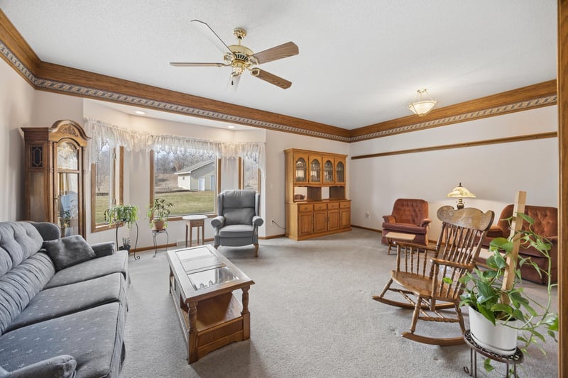 4465 Farmdale Cir, Saint Augusta, MN 56301