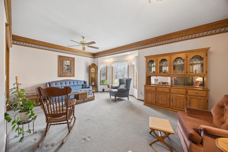 4465 Farmdale Cir, Saint Augusta, MN 56301