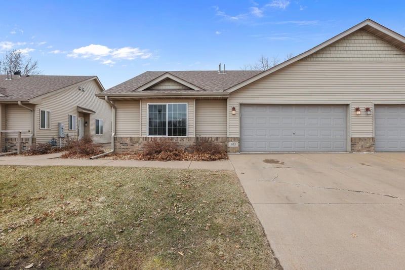 955 Rush Landing Ct, Rush City, MN 55069