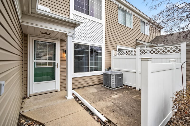 1925 Southcross Dr W #1306, Burnsville, MN 55306