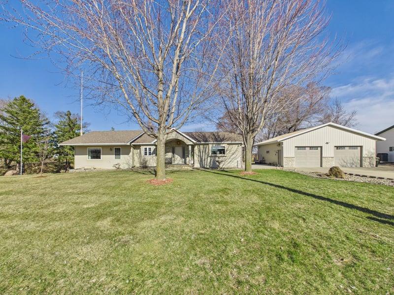 304 12th Ave SE, Melrose, MN 56352