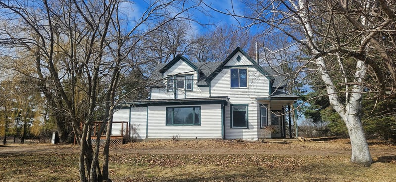 4528 415th Ave NE, Braham, MN 55006
