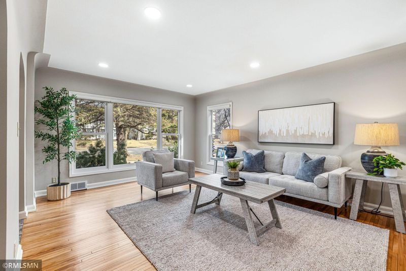 2730 France Ave S, Saint Louis Park, MN 55416