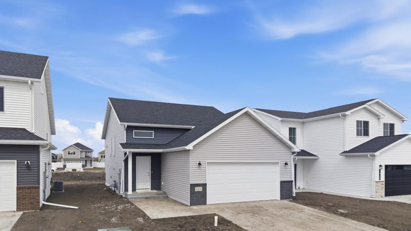 2414 38th Ave S, Moorhead, MN 56560