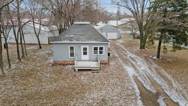 520 Ellsworth Ave, South Haven, MN 55382