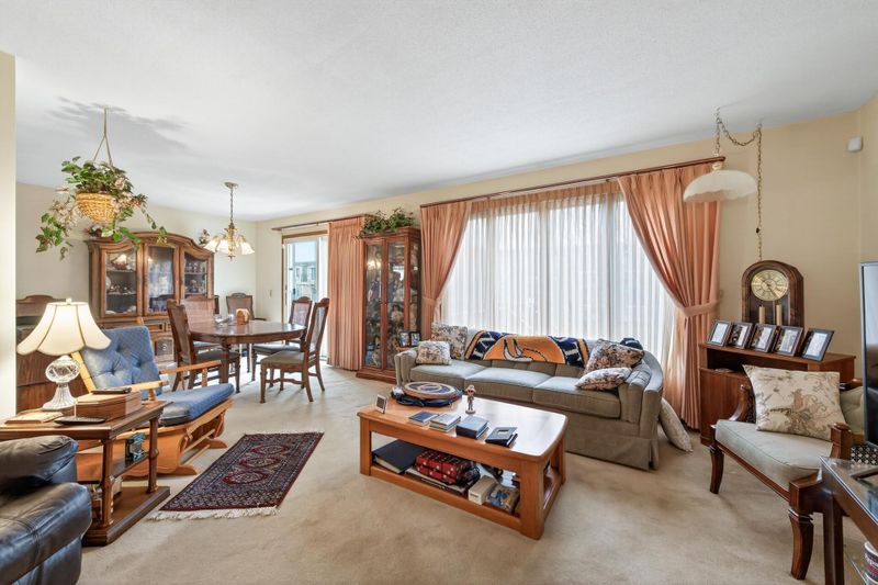 187 Valleyside Dr, Saint Paul, MN 55119
