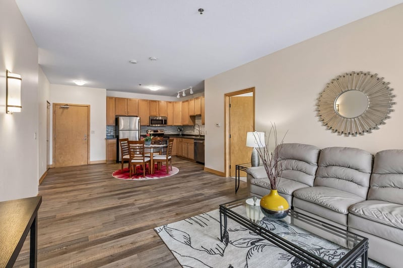 2900 University Ave SE #305, Minneapolis, MN 55414
