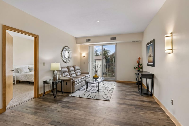 2900 University Ave SE #305, Minneapolis, MN 55414