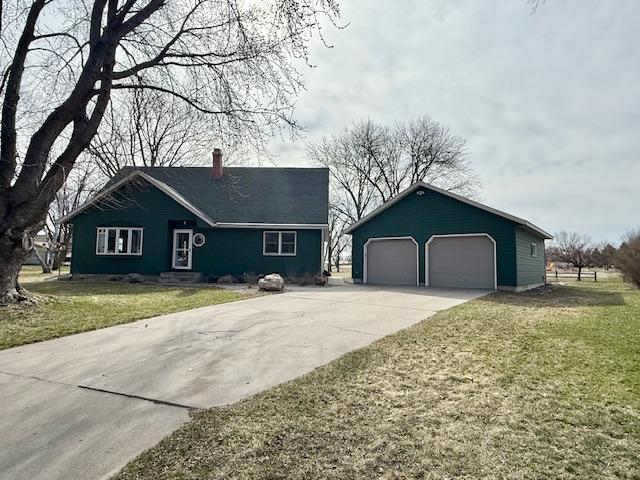 111 Beachwood Ln, Redwood Falls, MN 56283
