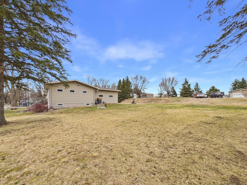 18291 Emerson Trl, Burtrum, MN 56318