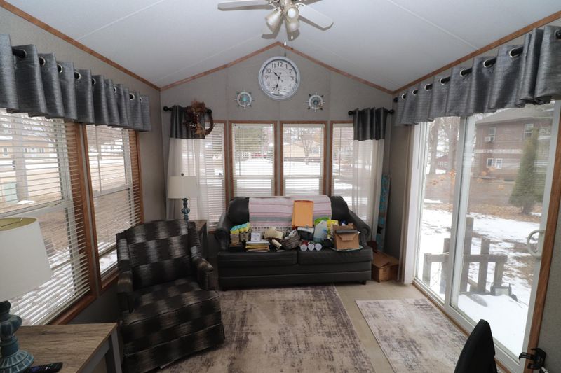 807 E Lake St, Osakis, MN 56360
