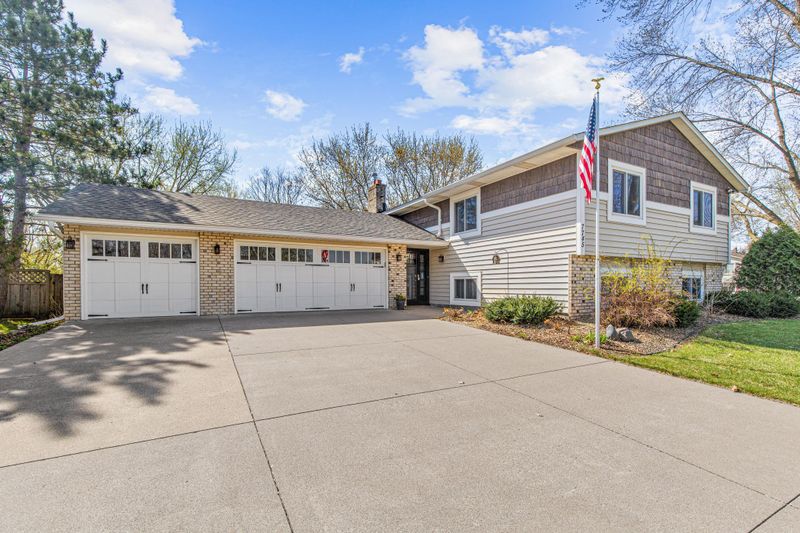 7745 Jeffery Ave S, Cottage Grove, MN 55016
