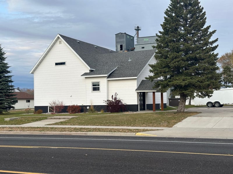 504 Main St S, Karlstad, MN 56732