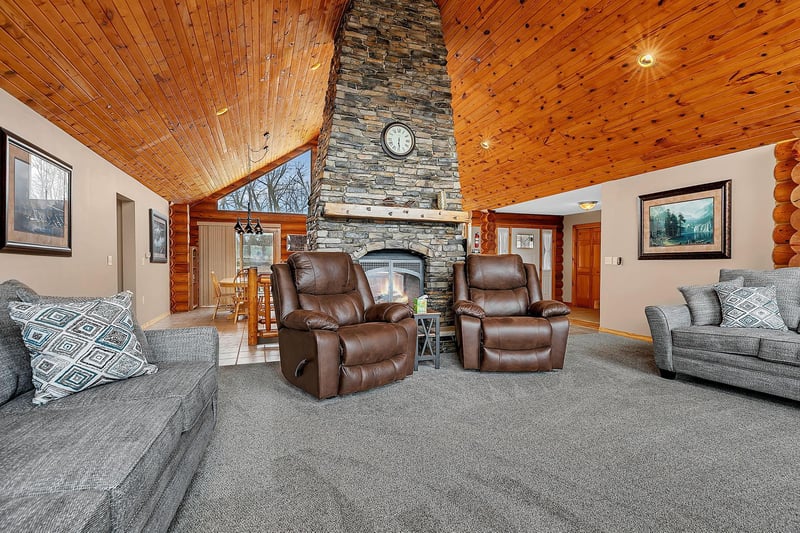 20368 Edgehill Cir, Richmond, MN 56368