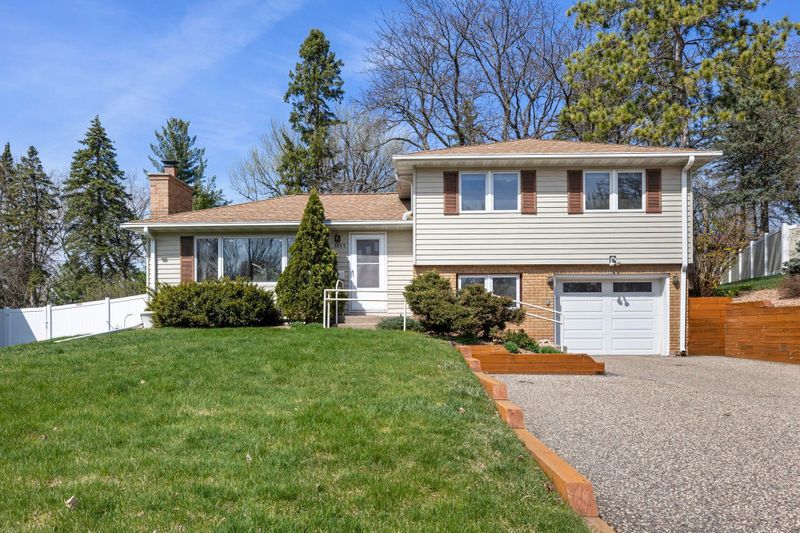 3645 Robinwood Ter, Minnetonka, MN 55305