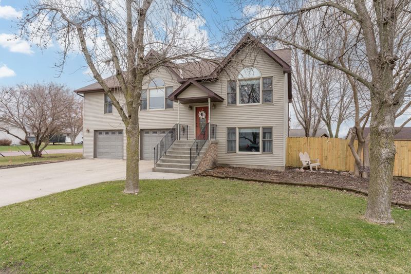 1101 8th St SE, Waseca, MN 56093