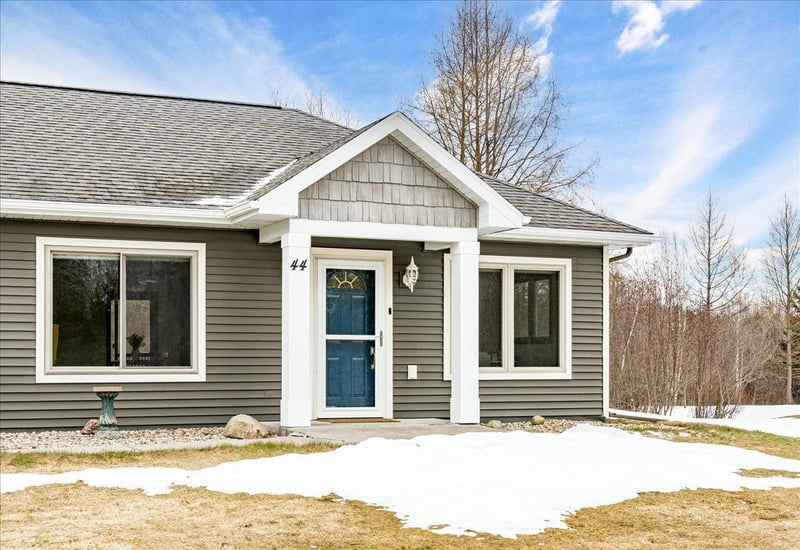 44 Harmony Dr, Esko, MN 55733