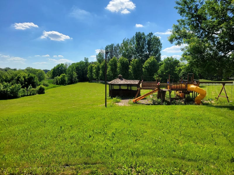 5241 Yvette St, Loretto, MN 55357