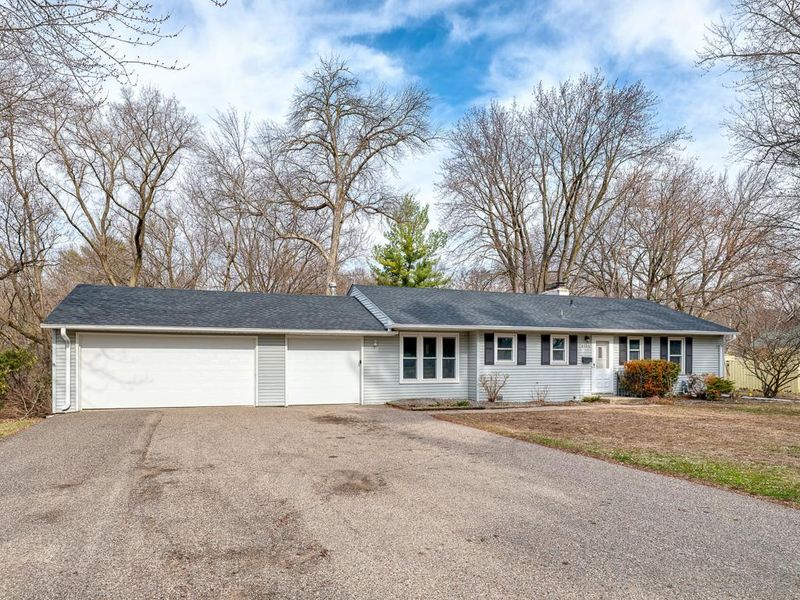 4246 Oak Drive Ln, Minnetonka, MN 55343