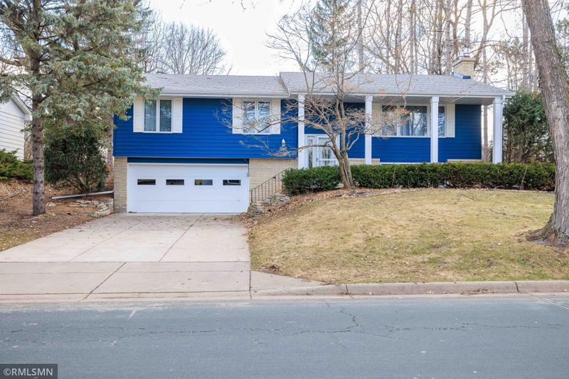 1397 Parkwood Dr, Woodbury, MN 55125