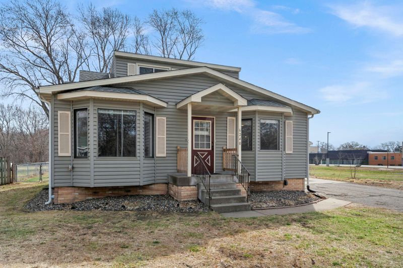 6240 W Broadway Ave, Brooklyn Park, MN 55428