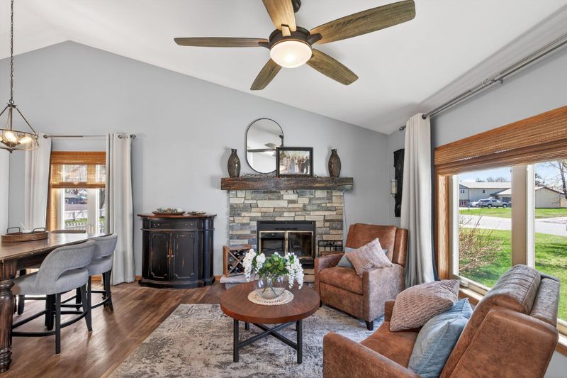 2541 Emerald Ln, Shakopee, MN 55379