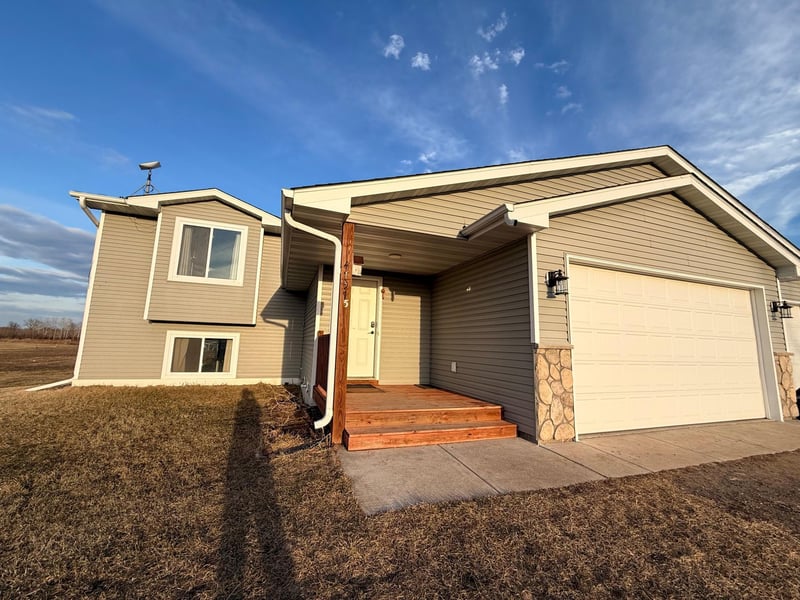 47575 Falcon Ave, Rush City, MN 55069